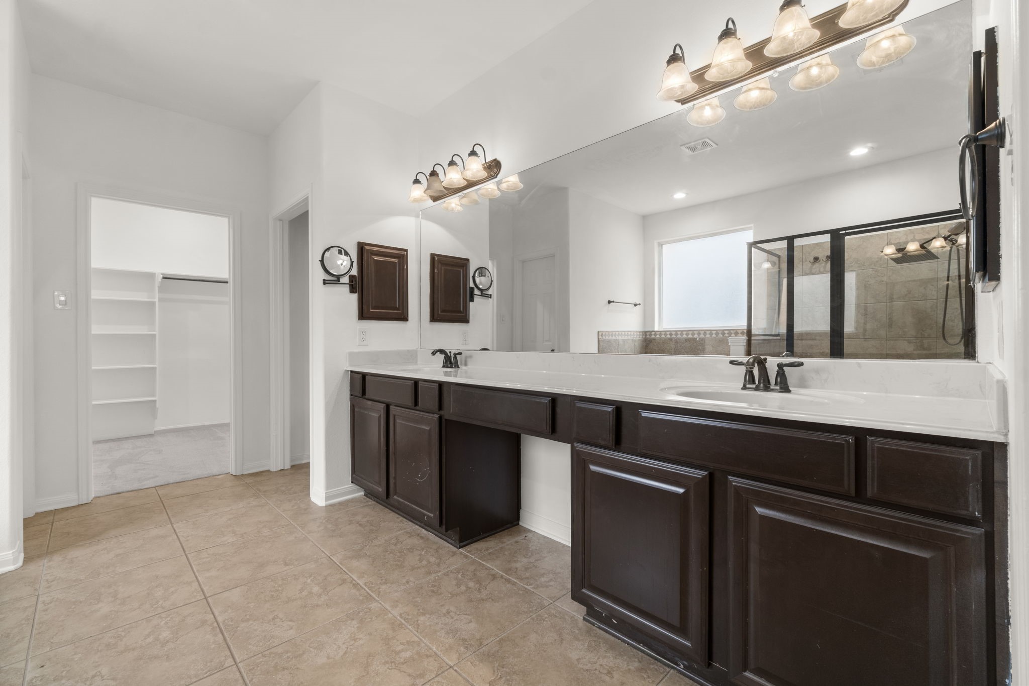 638 Spring Forest Court Conroe, TX 77302 - Photo 12 of 22