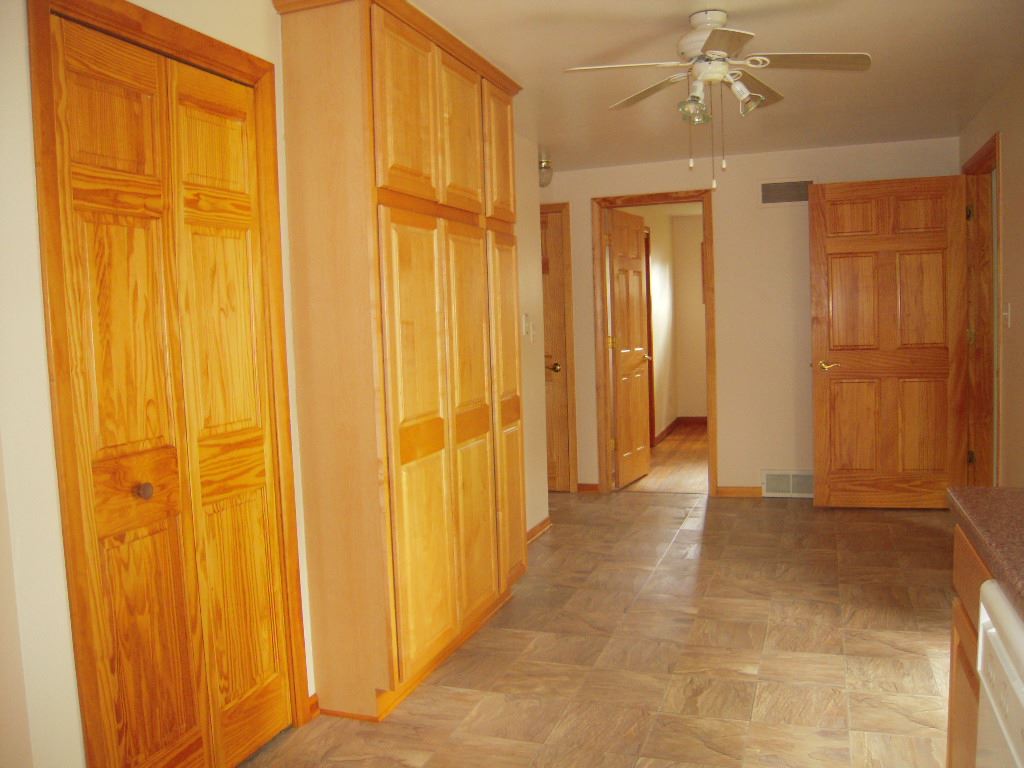 4801 Cayuga Road Rockford, IL 61107 - Photo 8 of 14 Gallery Image 8