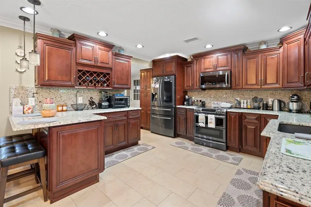 $695,000 | 6107 Waterfield Way, St. Cloud, FL 34771