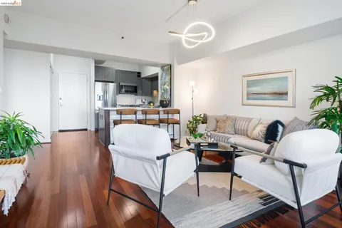 $495,000 | 6363 Christie Avenue, Unit 315, Emeryville, CA 94608