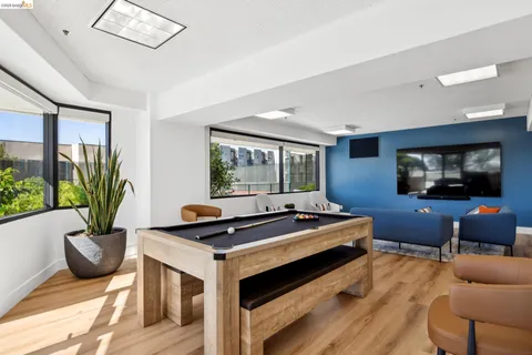 $495,000 | 6363 Christie Avenue, Unit 315, Emeryville, CA 94608