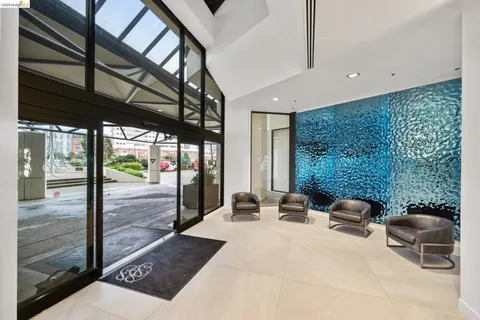 $495,000 | 6363 Christie Avenue, Unit 315, Emeryville, CA 94608