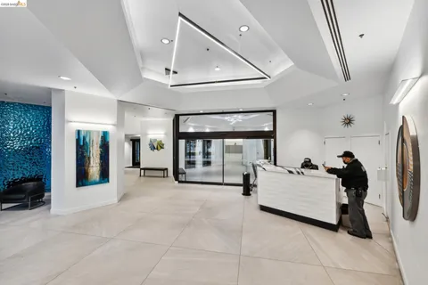 $495,000 | 6363 Christie Avenue, Unit 315, Emeryville, CA 94608