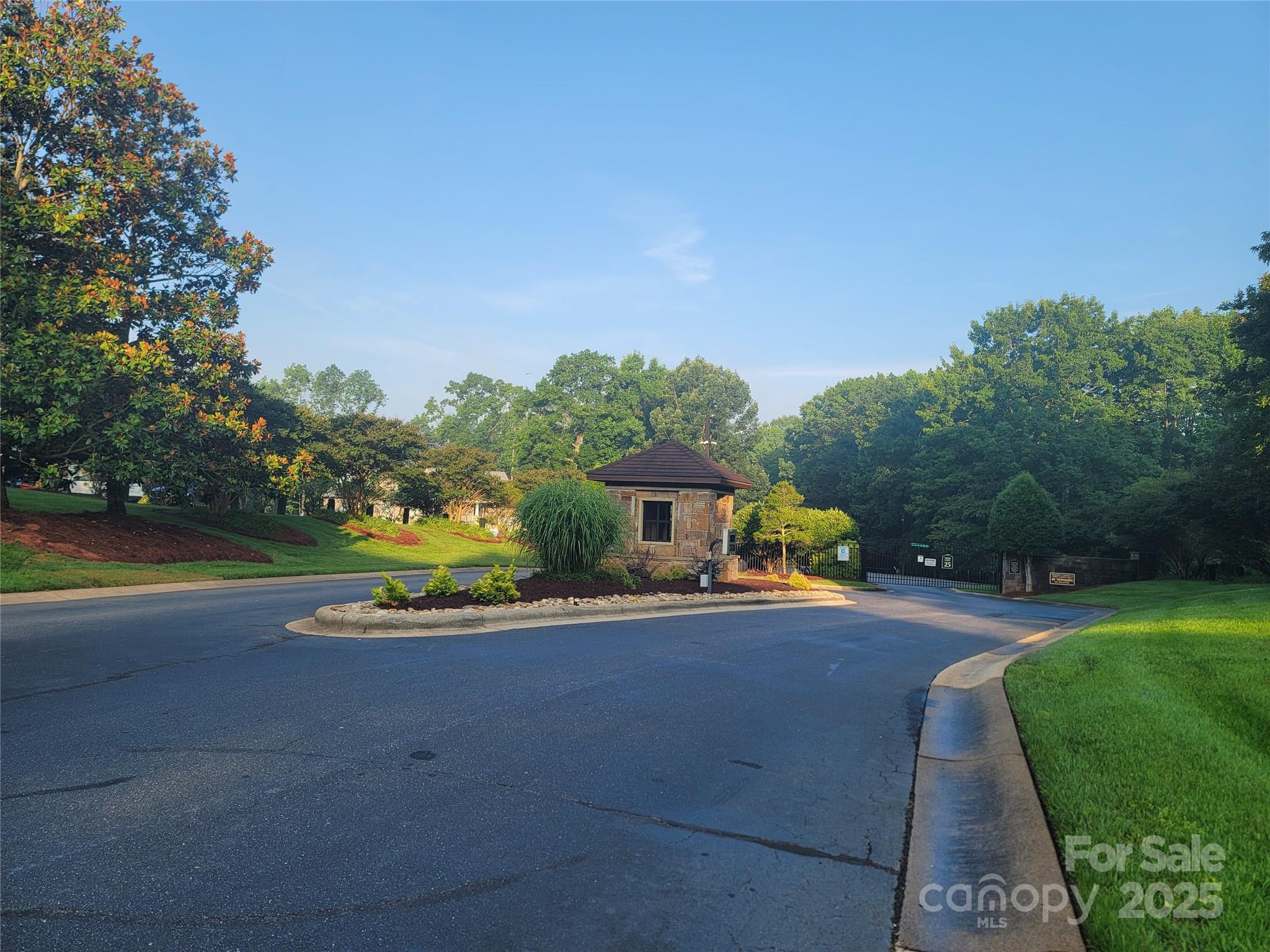 L177 Laurel Cove Road Statesville, NC 28677 - Photo 2 of 11