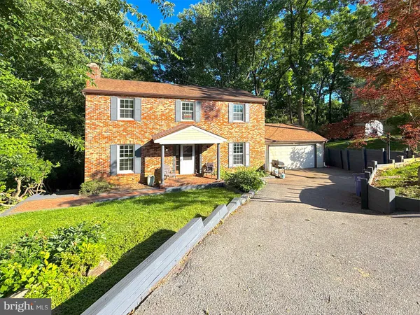 $699,900 | 9006 Sidehill Road, Ellicott City, MD 21042