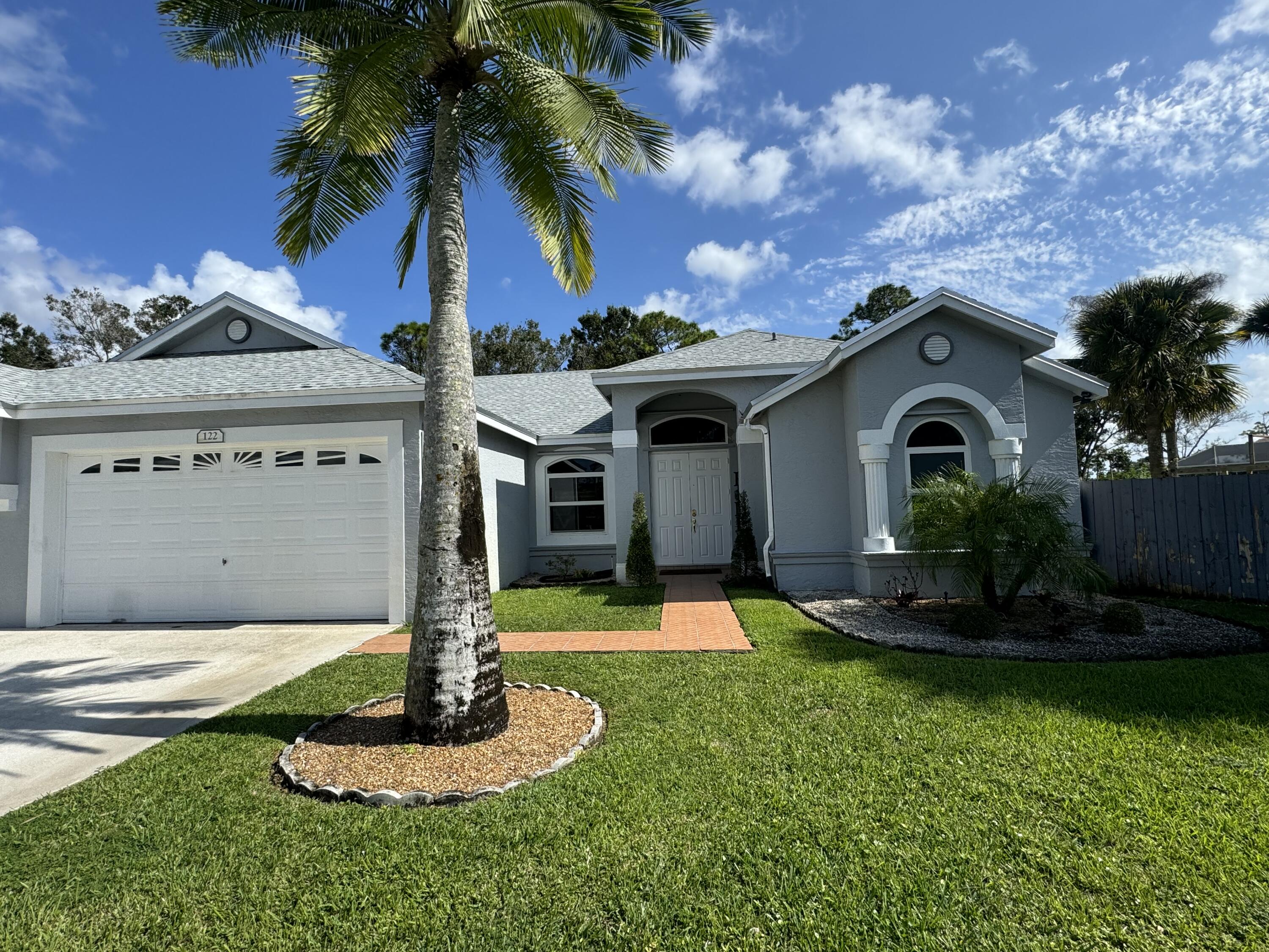 122 Nottingham Road Royal Palm Beach, FL 33411 - Photo 4 of 49 IMG_4508 (1)