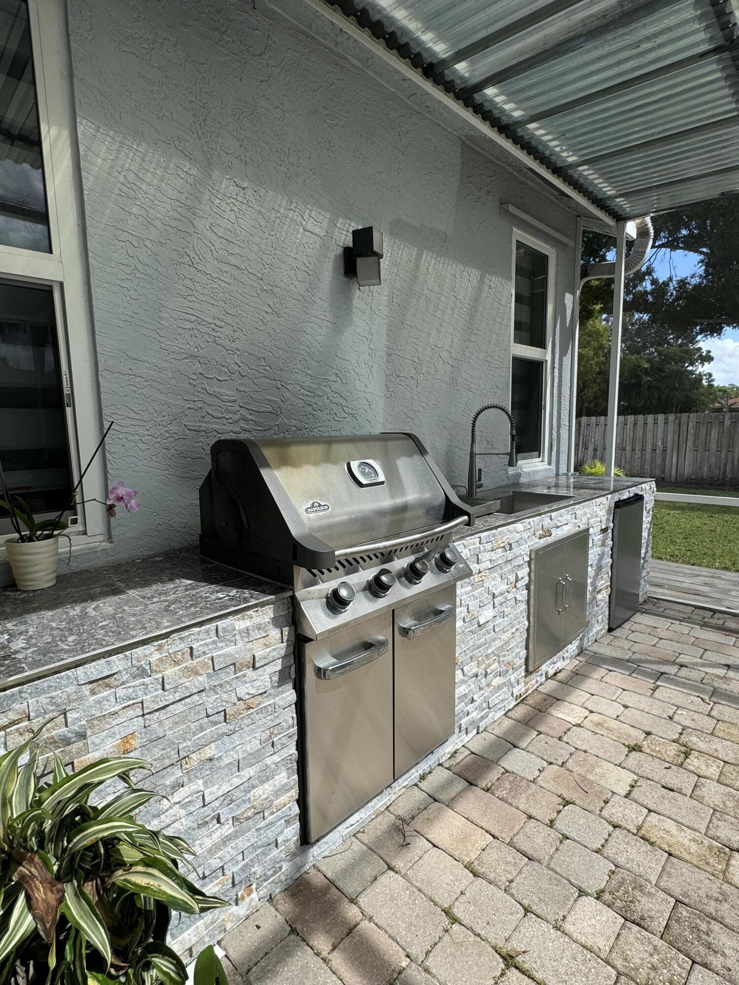 122 Nottingham Road Royal Palm Beach, FL 33411 - Photo 43 of 49 IMG_4363 (1)