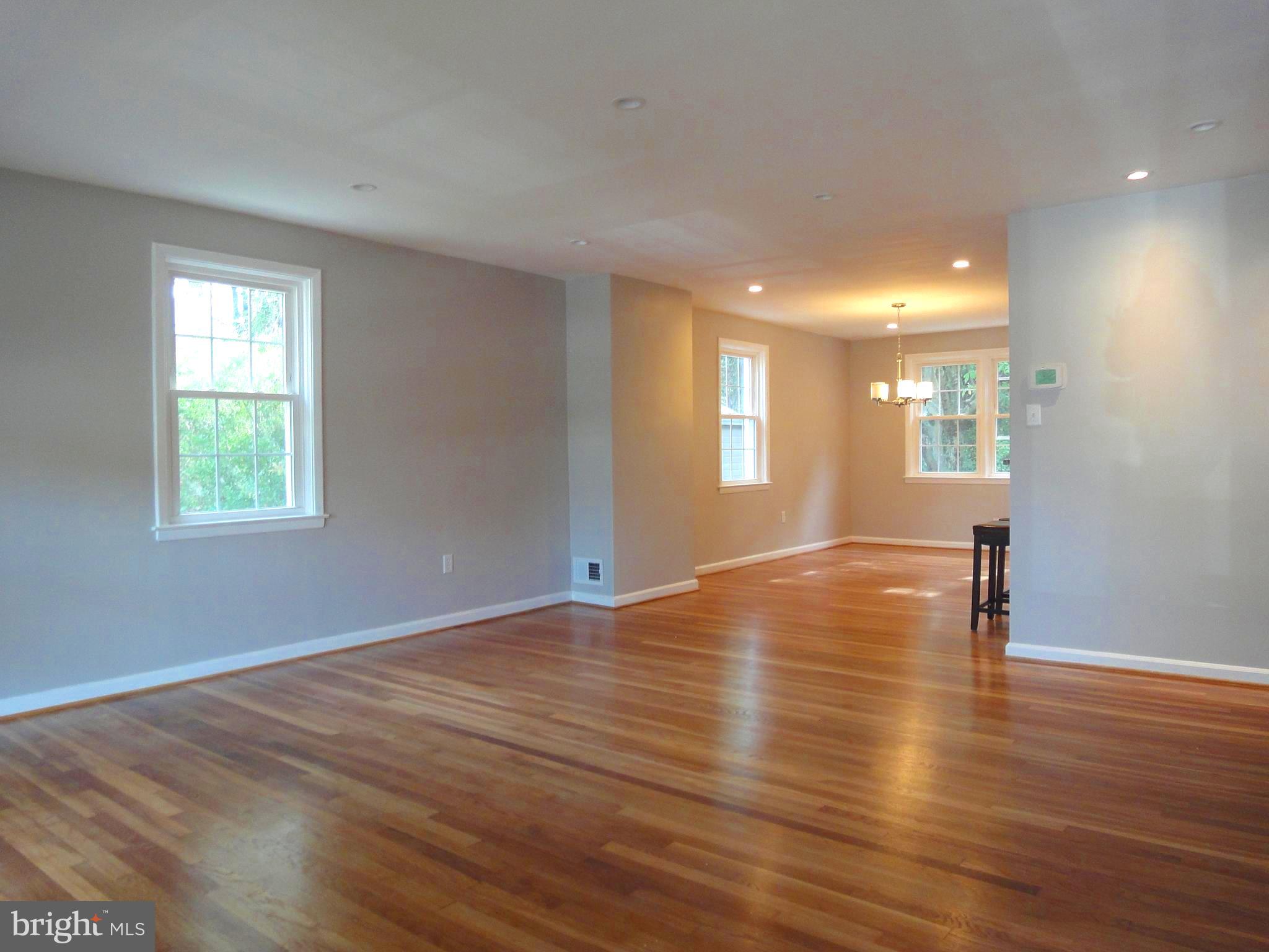 1307 Brixton Road Baltimore, MD 21239 - Photo 7 of 25 Living Room