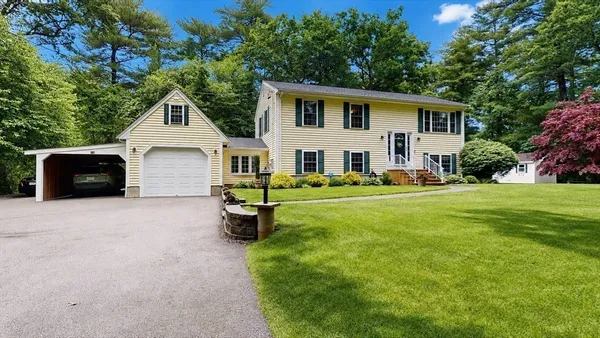 $799,000 | 233 Tispaquin Street, Middleboro, MA 02346