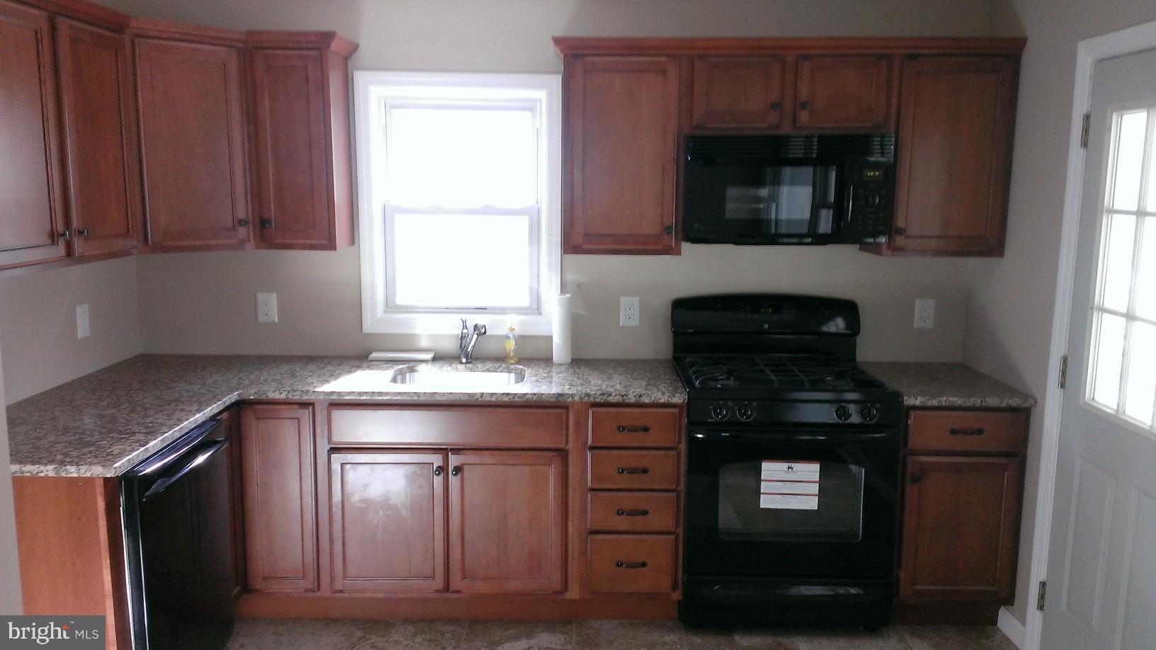 83 Ridgewood Avenue Ewing, NJ 08618 - Photo 3 of 11