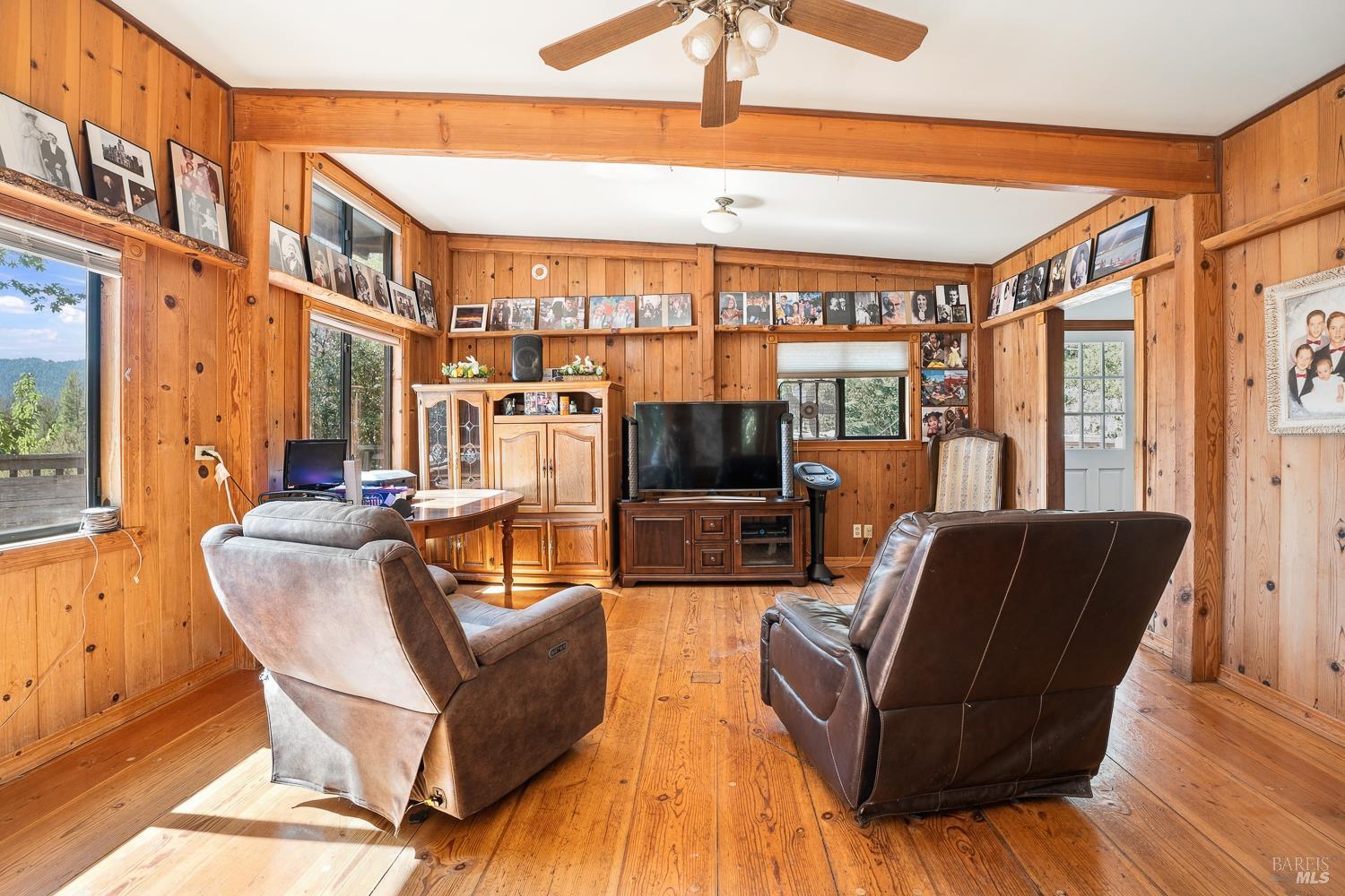 19020 Gschwend Road Philo, CA 95466 - Photo 8 of 31 Gallery Image 8