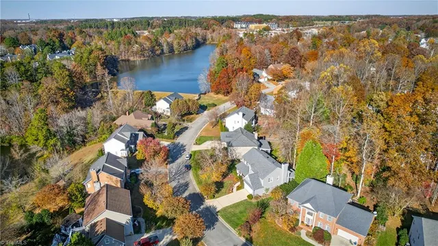 $529,900 | 3112 Peninsula Drive, Jamestown, NC 27282