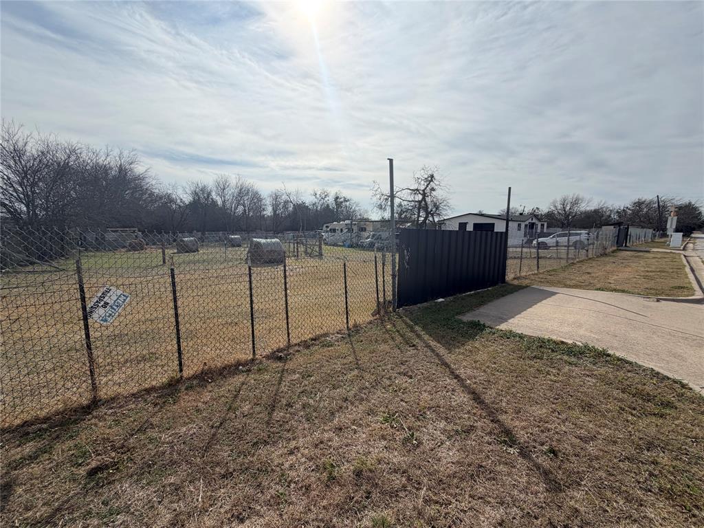 222 Hix Road Cleburne, TX 76031 - Photo 13 of 21