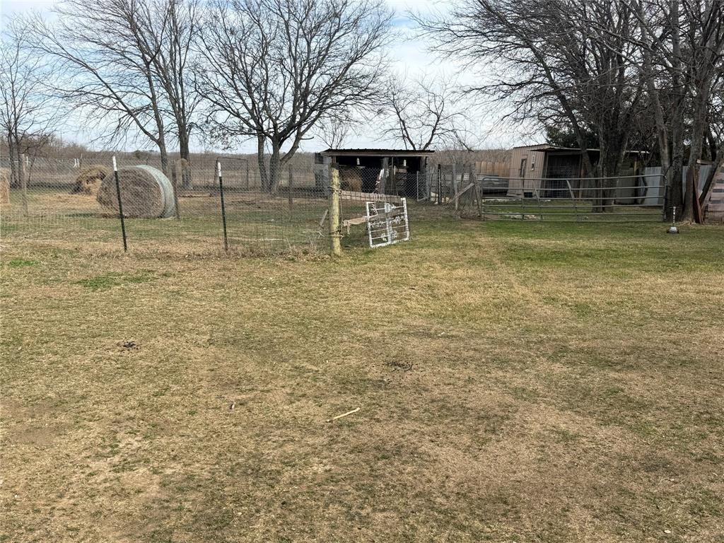 222 Hix Road Cleburne, TX 76031 - Photo 17 of 21