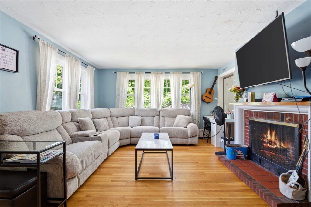 5 Bulfinch Road Lynn, MA 01902 - Photo 7 of 24