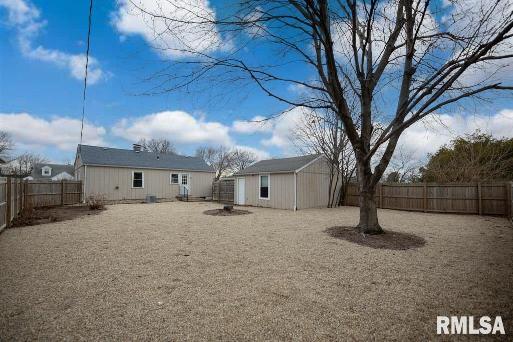 821 West Ridge Road Peoria, IL 61614 - Photo 9 of 33 Gallery Image 9