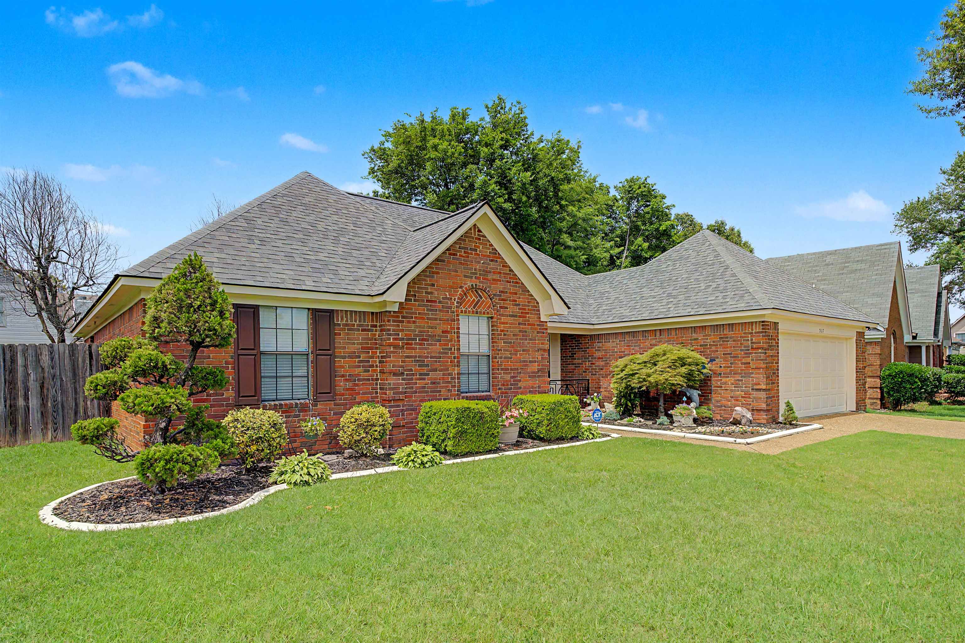 5127 Overview Ridge Memphis, TN 38141 - Photo 4 of 36 Front house