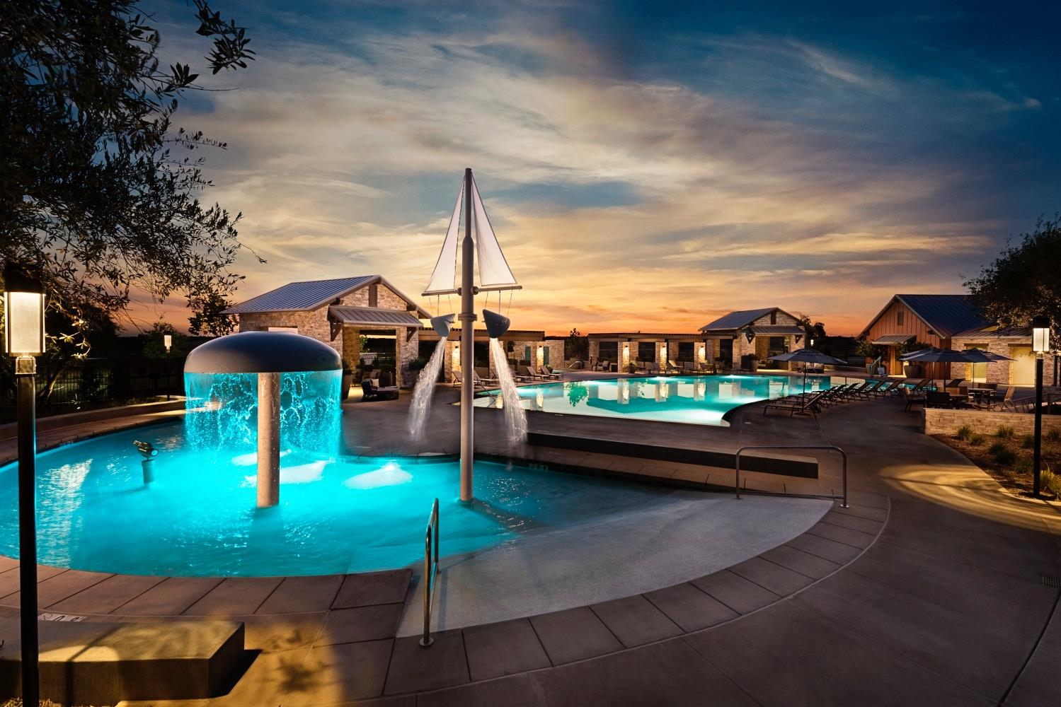 933 Winchell Way West Madera, CA 93636 - Photo 29 of 29 a view of swimming pool with a table and chairs