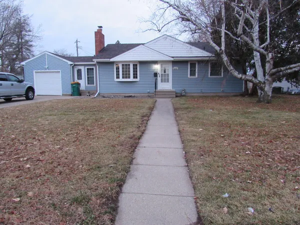 $304,900 | 5340 Byron Avenue North, Crystal, MN 55429