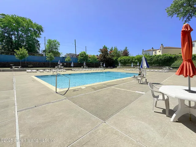 a view of a tennis court