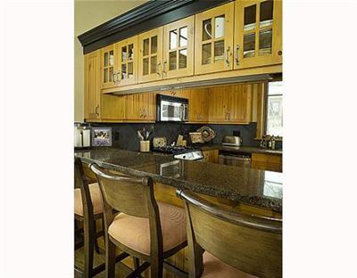 410 Cresta Road Edwards, CO 81632 - Photo 4 of 11 a dining room with a table and chairs