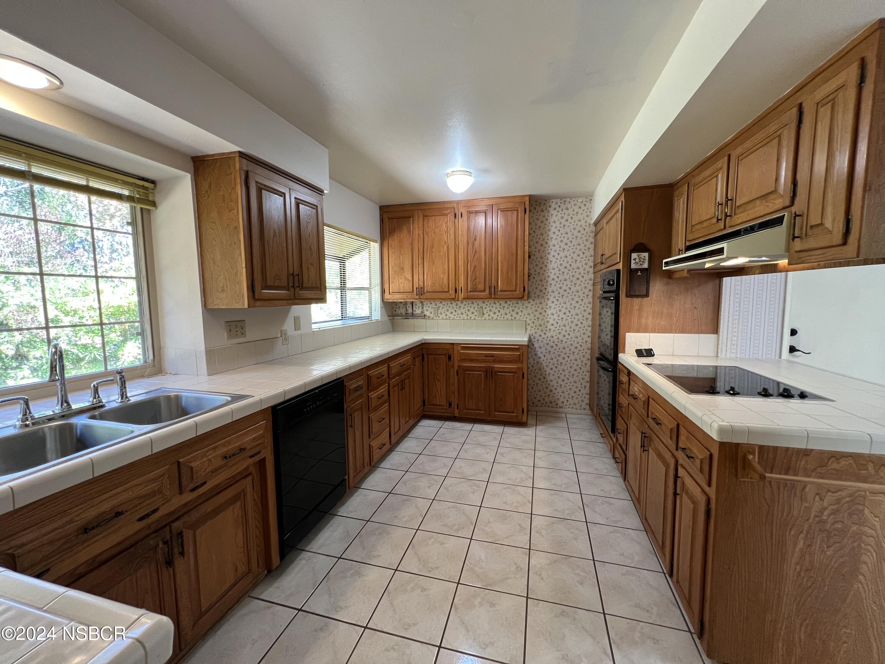 210 St Annes Place Lompoc, CA 93436 - Photo 7 of 17 IMG_8805