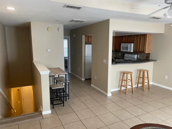 $1,350 | 741 White Drive, Unit 22, Tallahassee, FL 32304