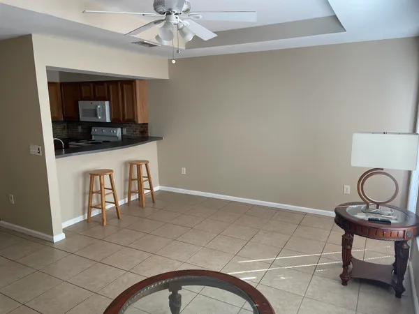 $1,350 | 741 White Drive, Unit 22, Tallahassee, FL 32304