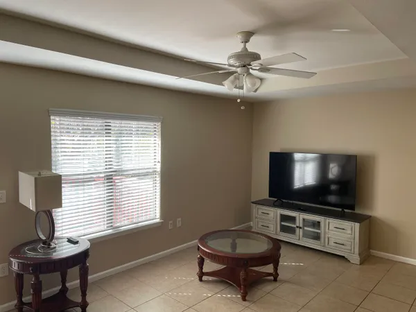$1,350 | 741 White Drive, Unit 22, Tallahassee, FL 32304