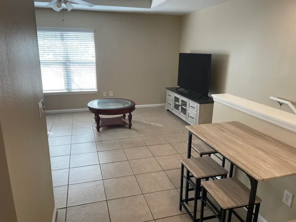 $1,350 | 741 White Drive, Unit 22, Tallahassee, FL 32304