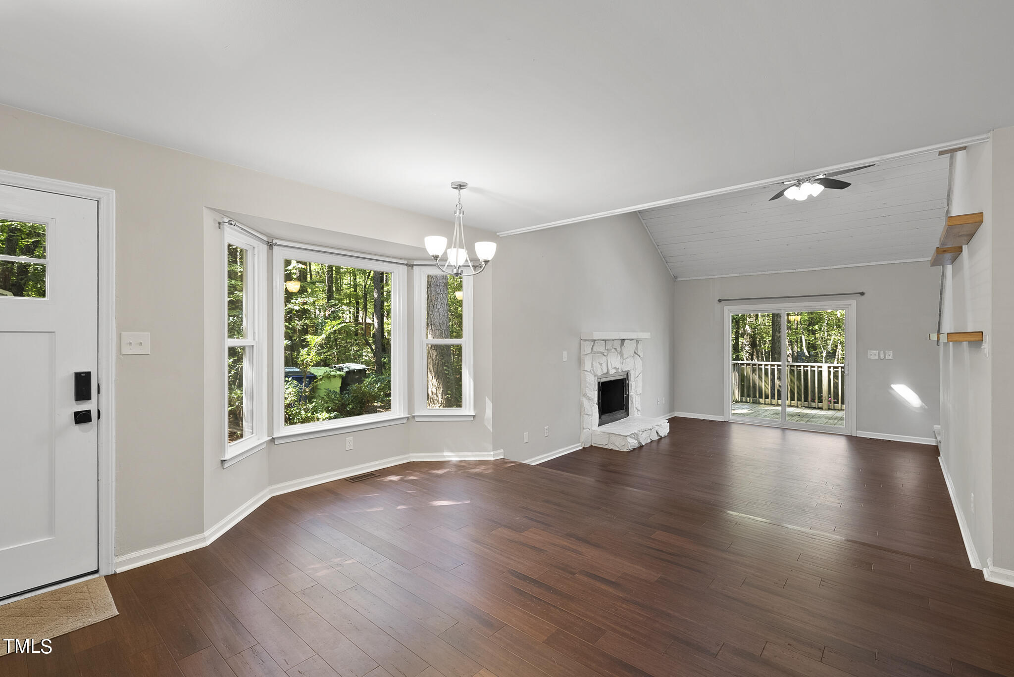 3408 Whitford Court Raleigh, NC 27606 - Photo 5 of 29 DSC06895