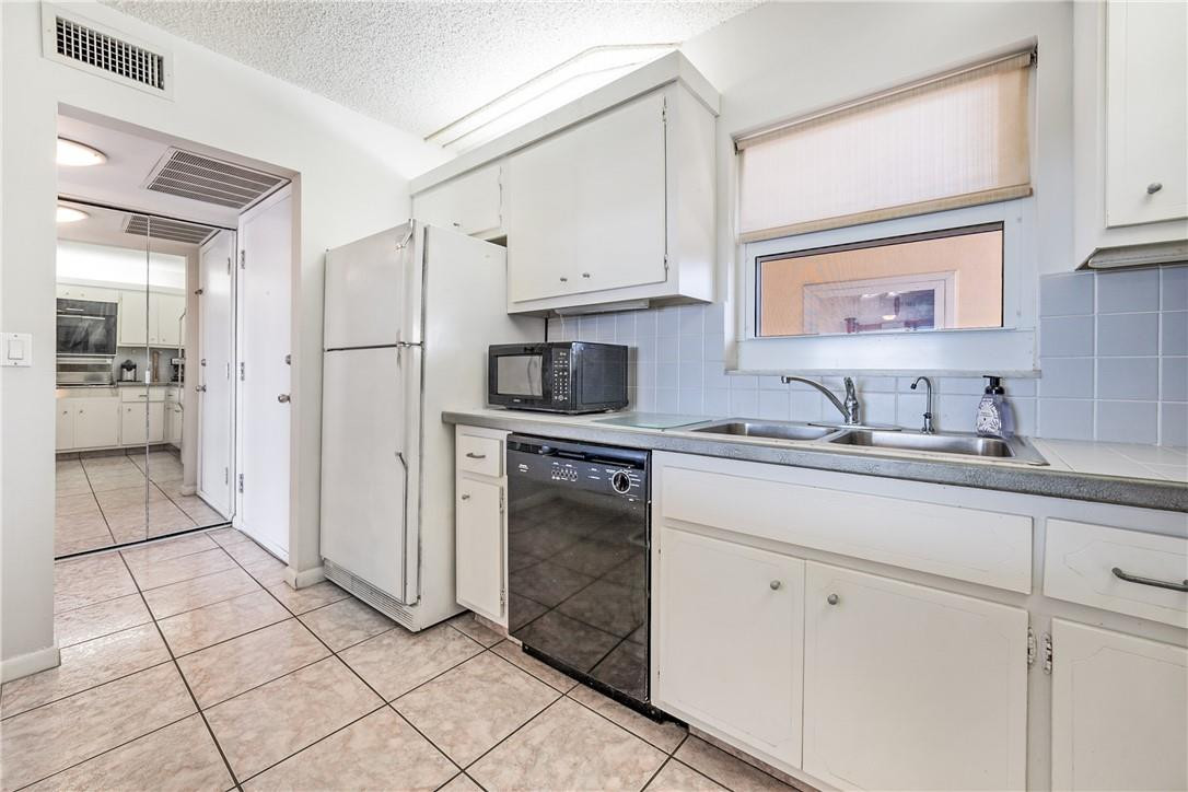 303 North Riverside Drive, Unit PH6 Pompano Beach, FL 33062 - Photo 3 of 17 Photo 3