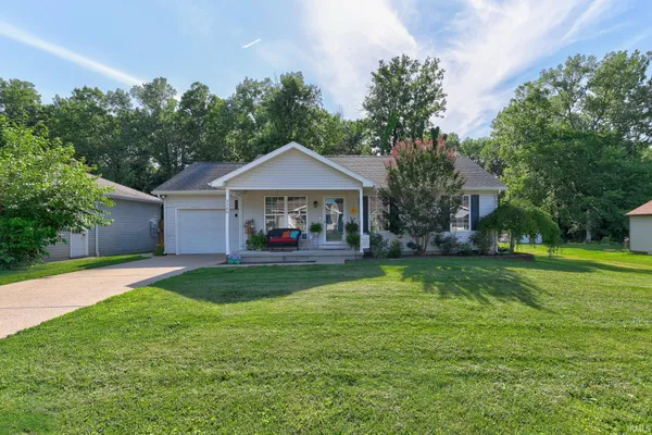 $194,500 | 5500 North New York Avenue, Evansville, IN 47711