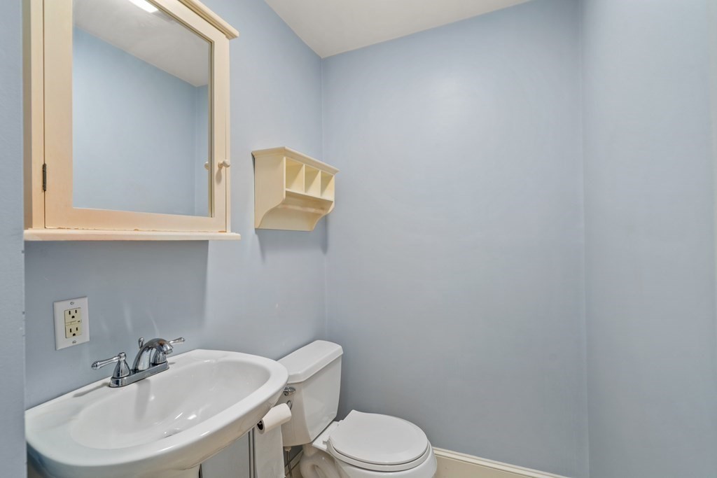 22 Woodside Road Medford, MA 02155 - Photo 17 of 28 Gallery Image 17