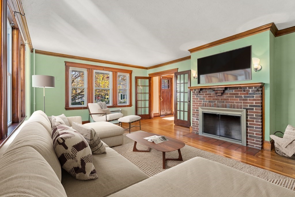 22 Woodside Road Medford, MA 02155 - Photo 8 of 28 Gallery Image 8