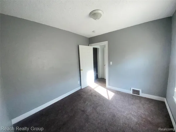 $94,900 | 20201 Ilene Street, Detroit, MI 48221