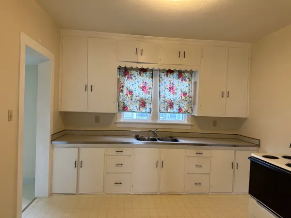 $114,900 | 408 North West Avenue, Freeport, IL 61032