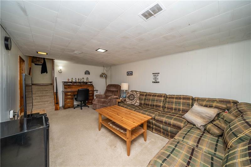 28 Rose Leaf Road Pittsburgh, PA 15220 - Photo 17 of 23 Gallery Image 17