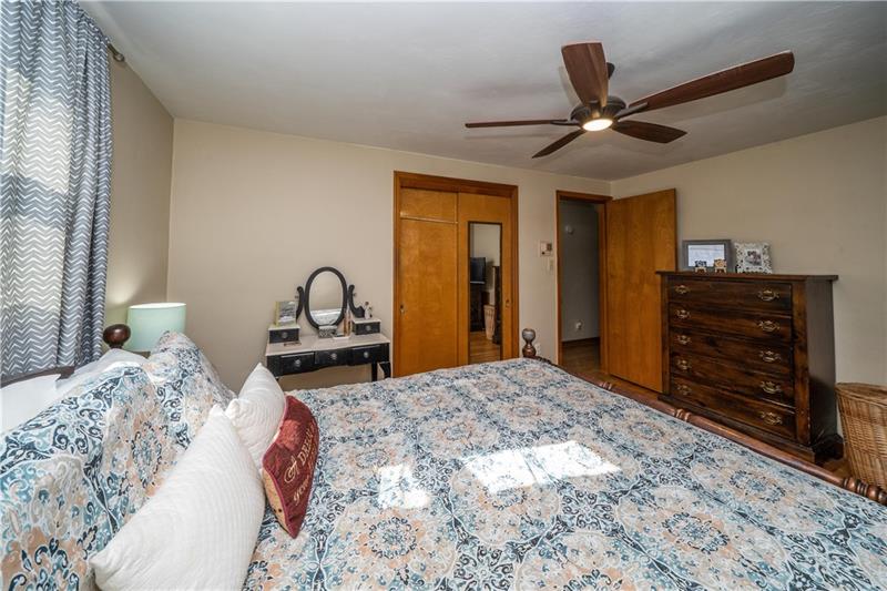 28 Rose Leaf Road Pittsburgh, PA 15220 - Photo 4 of 23 Gallery Image 4