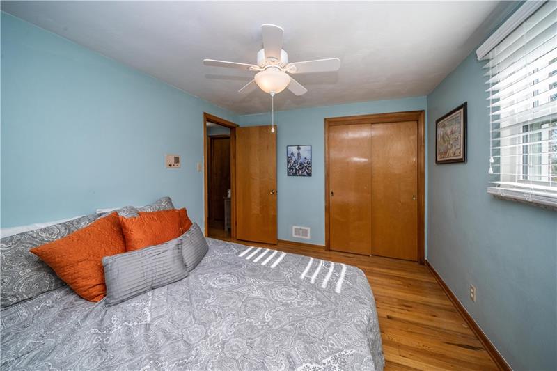 28 Rose Leaf Road Pittsburgh, PA 15220 - Photo 6 of 23 Gallery Image 6