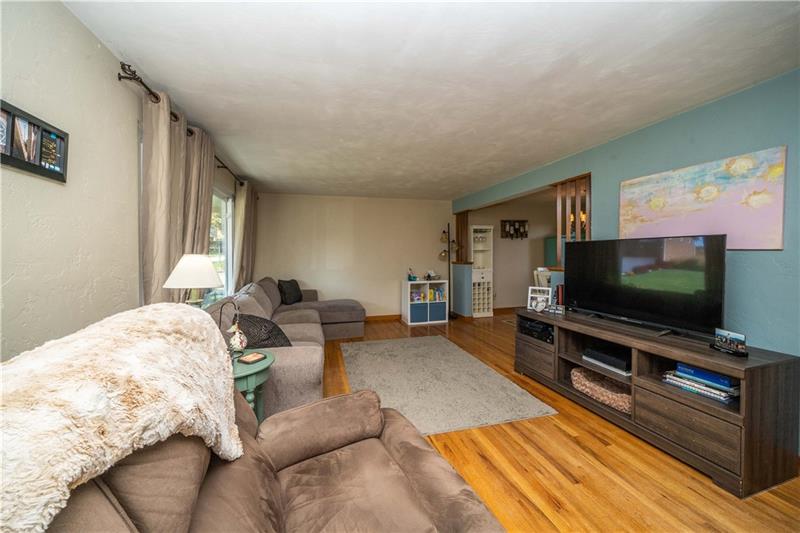 28 Rose Leaf Road Pittsburgh, PA 15220 - Photo 9 of 23 Gallery Image 9