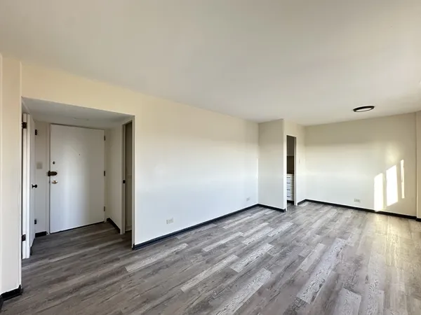 $1,650 | 1400 Chicago Avenue, Unit 401, Evanston, IL 60201