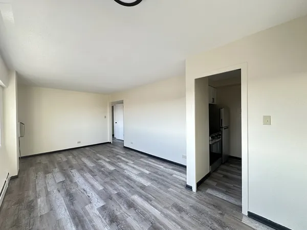 $1,650 | 1400 Chicago Avenue, Unit 401, Evanston, IL 60201
