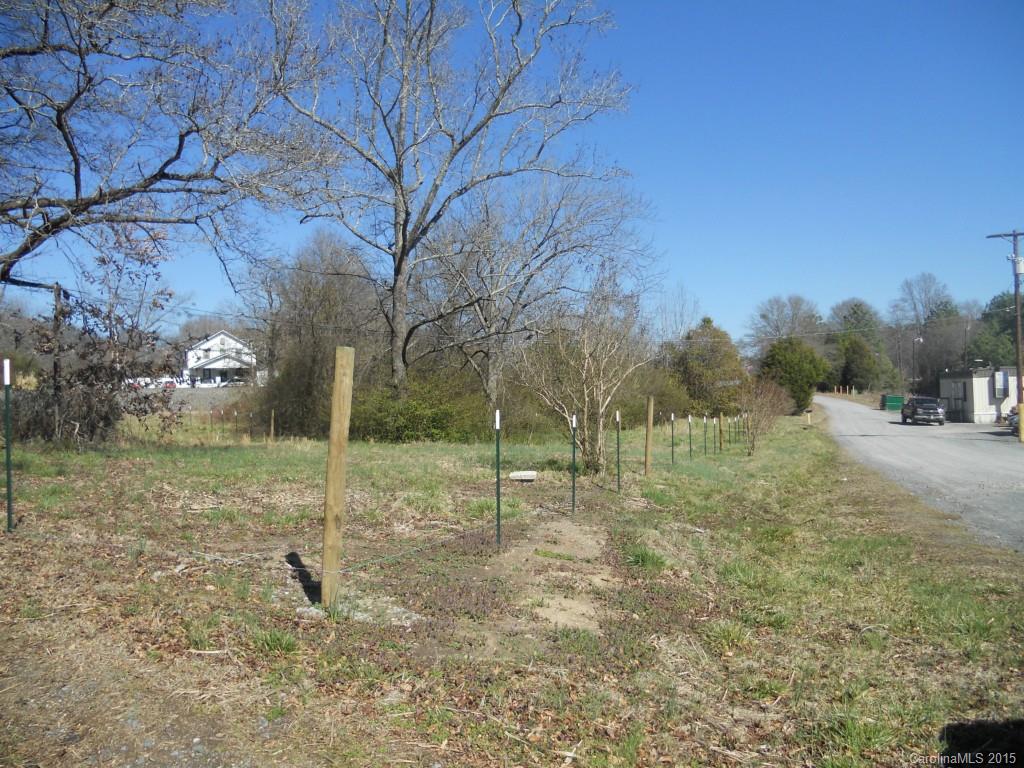 4771 Pottery Road Catawba, SC 29704 - Photo 4 of 18 a backyard of a house with lots of green space
