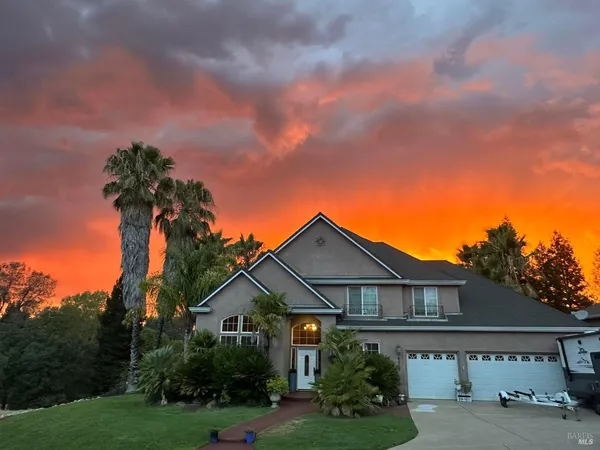 $715,000 | 6260 Carmel Drive, Redding, CA 96003