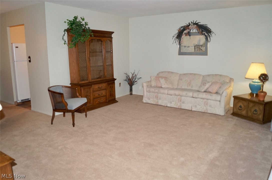 6411 Springwood Road Parma Heights, OH 44130 - Photo 3 of 35