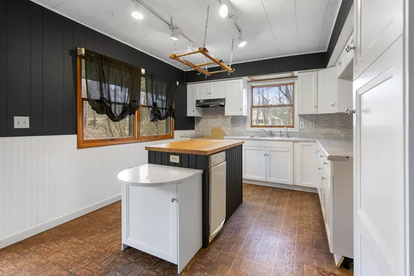 $269,900 | 67349 Crooked Creek Road, White Pigeon, MI 49099