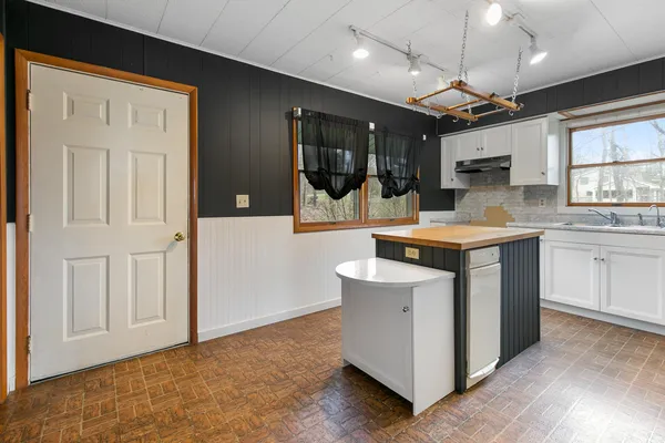 $269,900 | 67349 Crooked Creek Road, White Pigeon, MI 49099