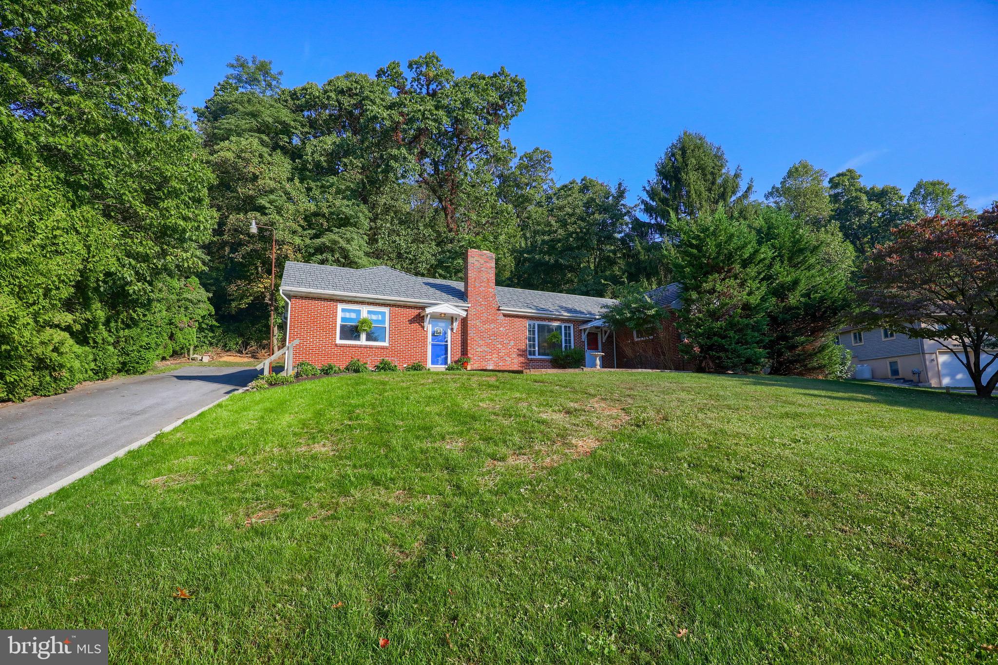 312 Ridge Avenue Ephrata, PA 17522 - Photo 2 of 35 Gallery Image 2