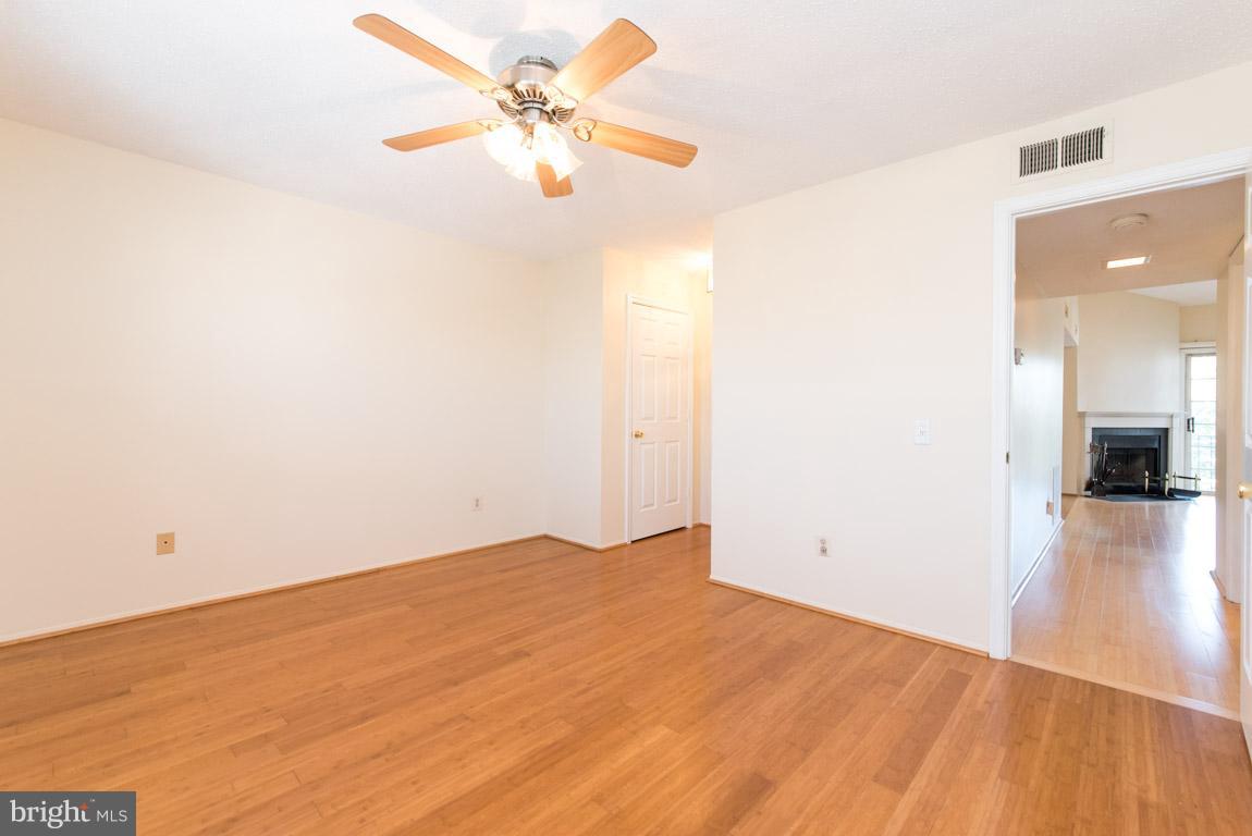 126 Fort Evans Road Southeast, Unit E Leesburg, VA 20175 - Photo 11 of 25 Bedroom (Master)